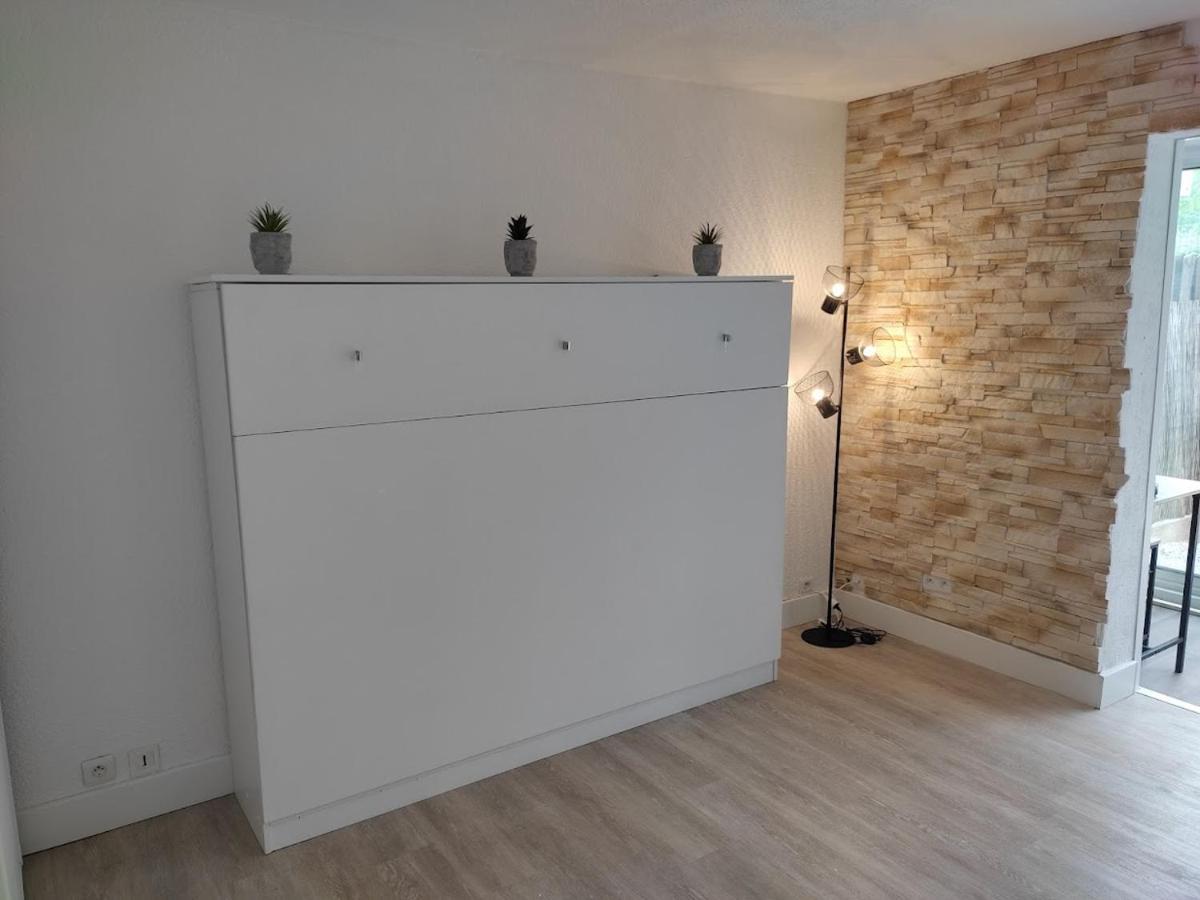 Charmant Studio Lumineux Avec Piscine Fréjus Buitenkant foto