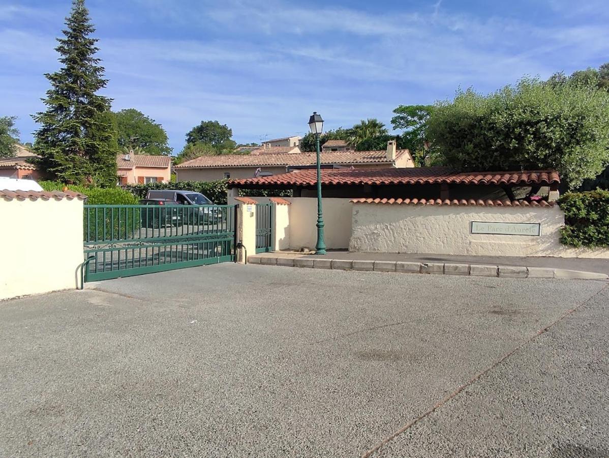 Charmant Studio Lumineux Avec Piscine Fréjus Buitenkant foto